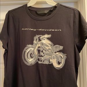 Harley Davidson XL Livewire shirt.